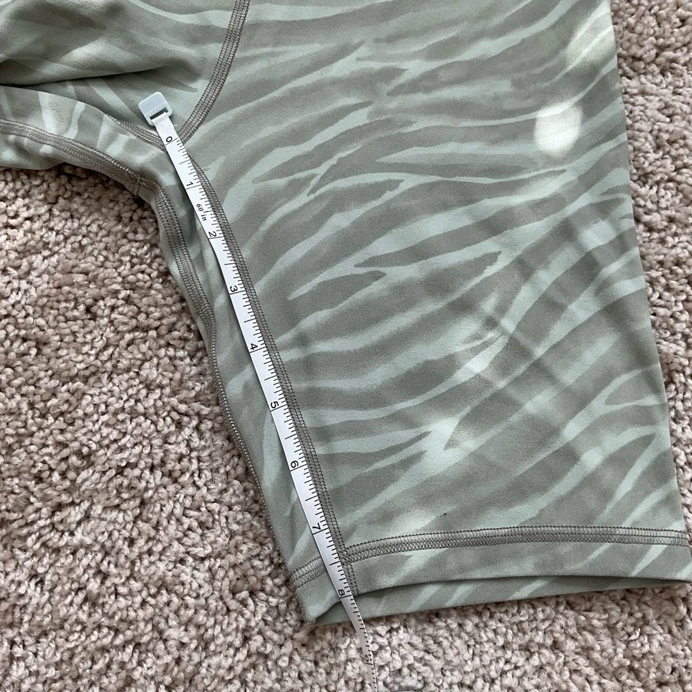 Lululemon Align Short 8” Le Tigre Camo Green Fern Multi Size 4 Bikers Sage Green